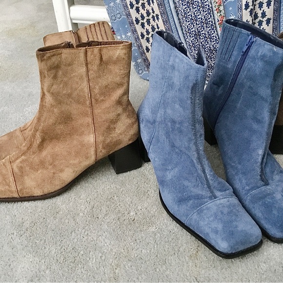 CLOSET CLOSING BUNDLE‼️3 PR. Suede Ankle Boots + bonus pair. - Picture 5 of 8
